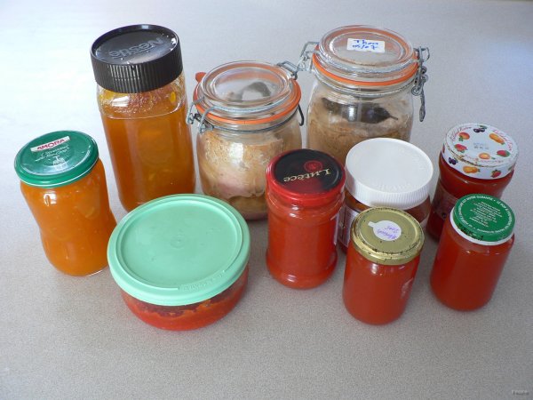 7- Confitures goyave, mangue citron et conserves de thon 
